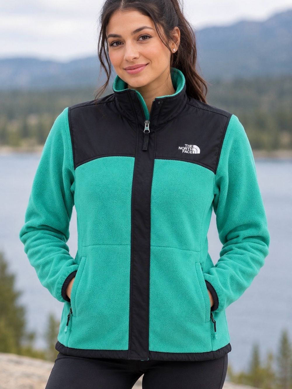 The North Face Women's Teal and Black Fleece Jacket